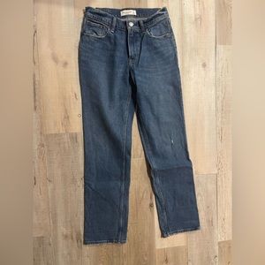 Like new Abercrombie 90s Straight Low Rise Jeans 26R